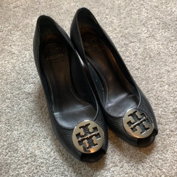 Tory Burch Women's Sally Wedge Pumps in Black | Size: 8 - Picture 1 of 6